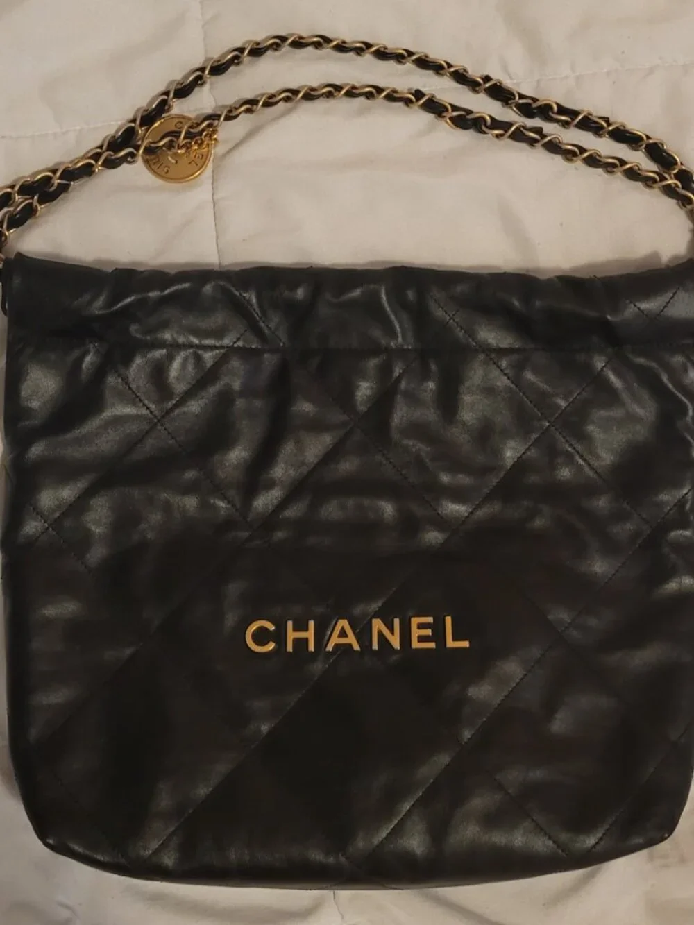 Chanel 22 Small Hobo-Excellent condition